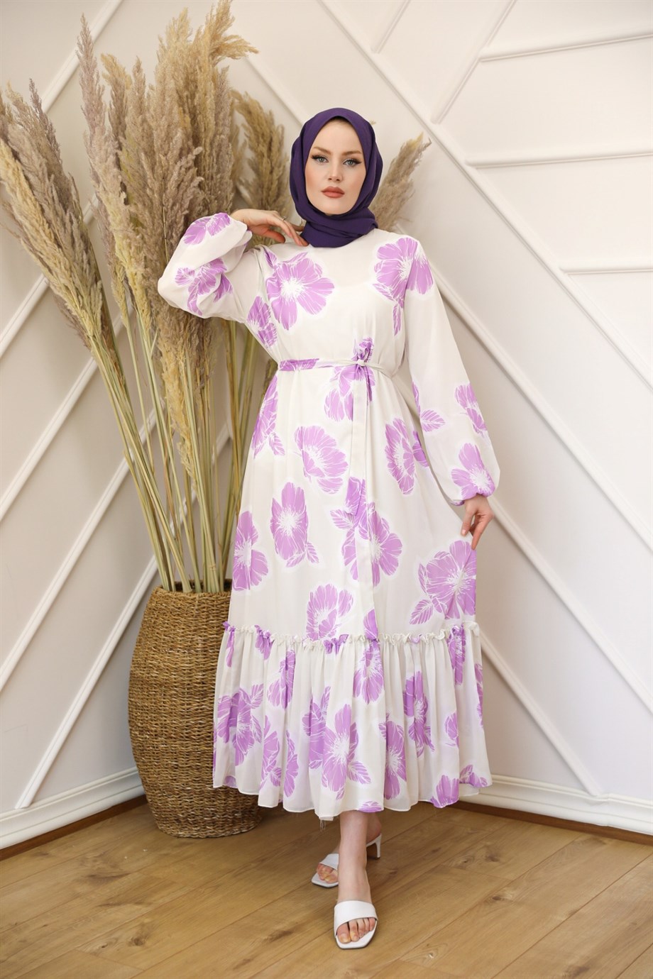 ÇİÇEKLİ GÜNLÜK ELBİSE MODELLERİ İLE BAHARI KIŞA TAŞIYIN!