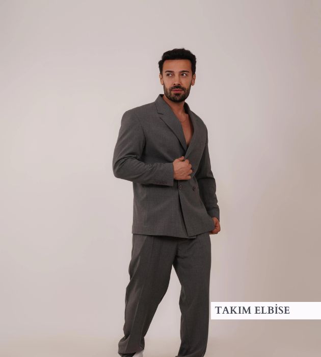 Hangi Renk Takım Elbise Daha Şık Gösterir?