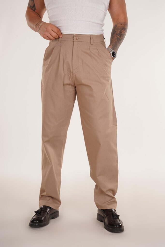 bej pantolon nasıl kombinlenir