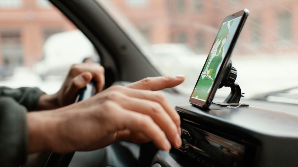 En İyi 4 Araç İçi Telefon Tutucu Önerisi
