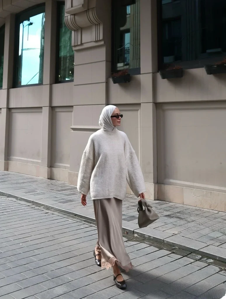 Taş rengi kazak nasıl temizlenir? Doğru yıkama yöntemleri, leke çıkarma ve kullanım önerileri bu rehberde.